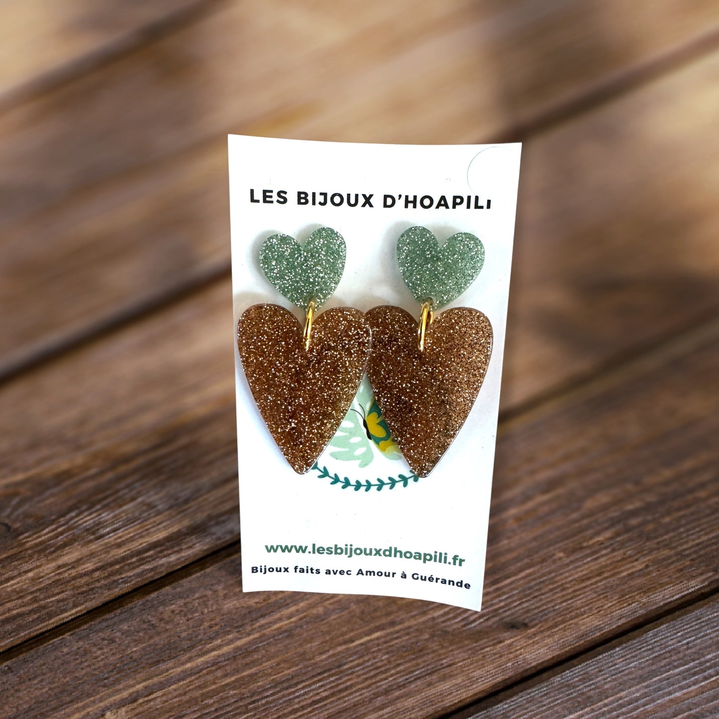 Duo de cœurs allongés Vert Menthe & Bronze Pailleté : Boucles d'Oreilles Étincelantes et Fraîches