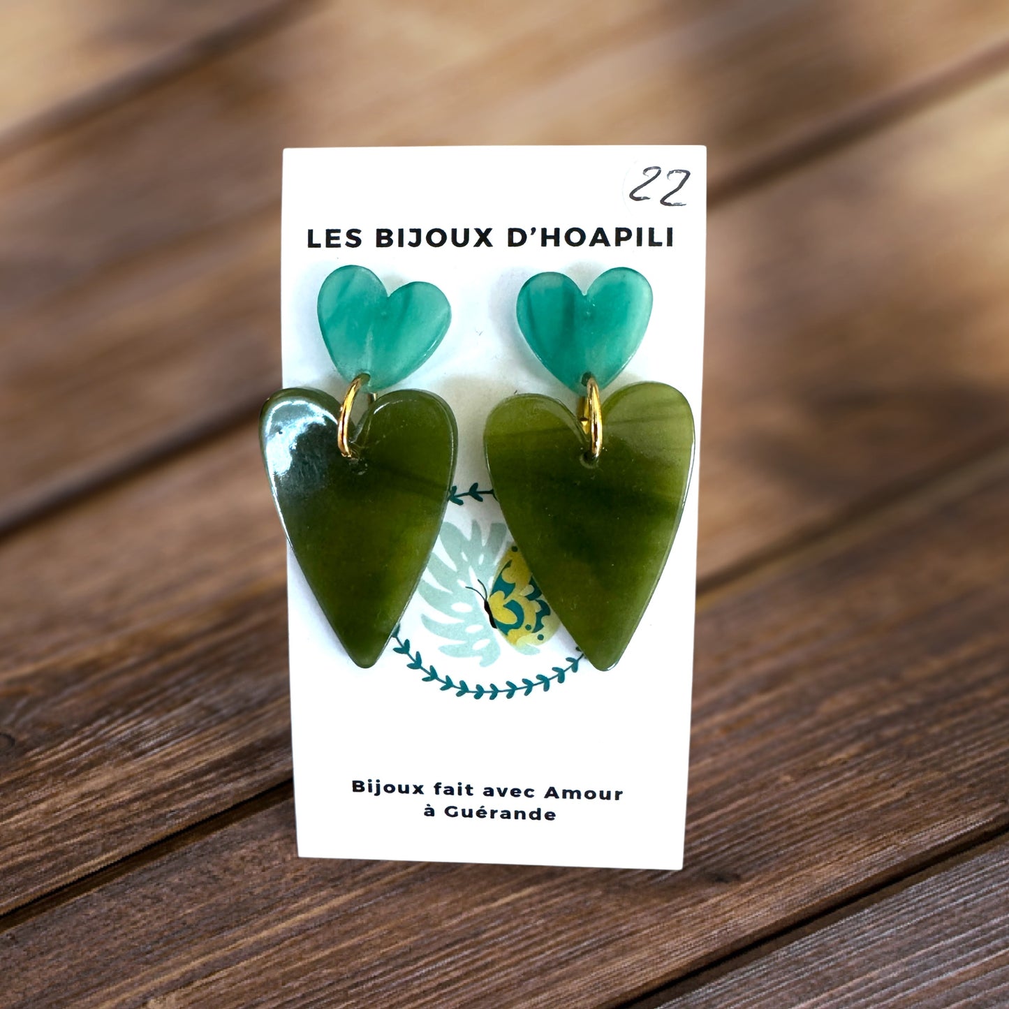 Duo de Cœurs Allongés Verts : Élégance Naturelle et Apaisante