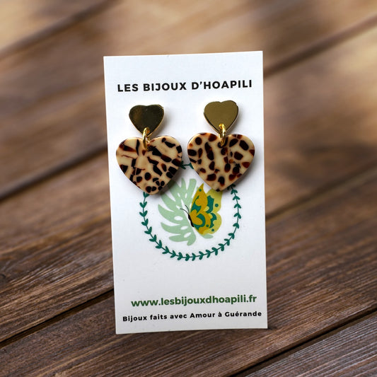 Boucles d’oreilles cœur beige tacheté et cœur doré