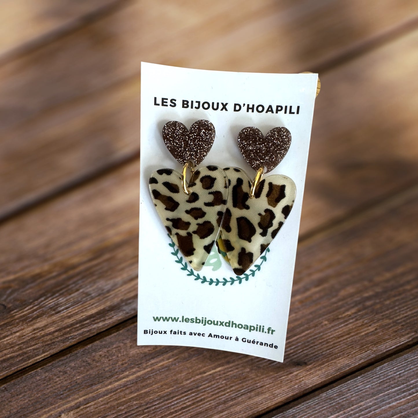 Duo de cœurs allongés Noir Cuivré & Léopard : Boucles d'Oreilles Sauvages et Mystérieuses