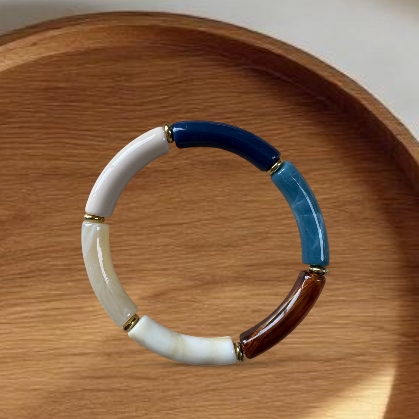 Bracelet petite perles tubes ton bleu marine