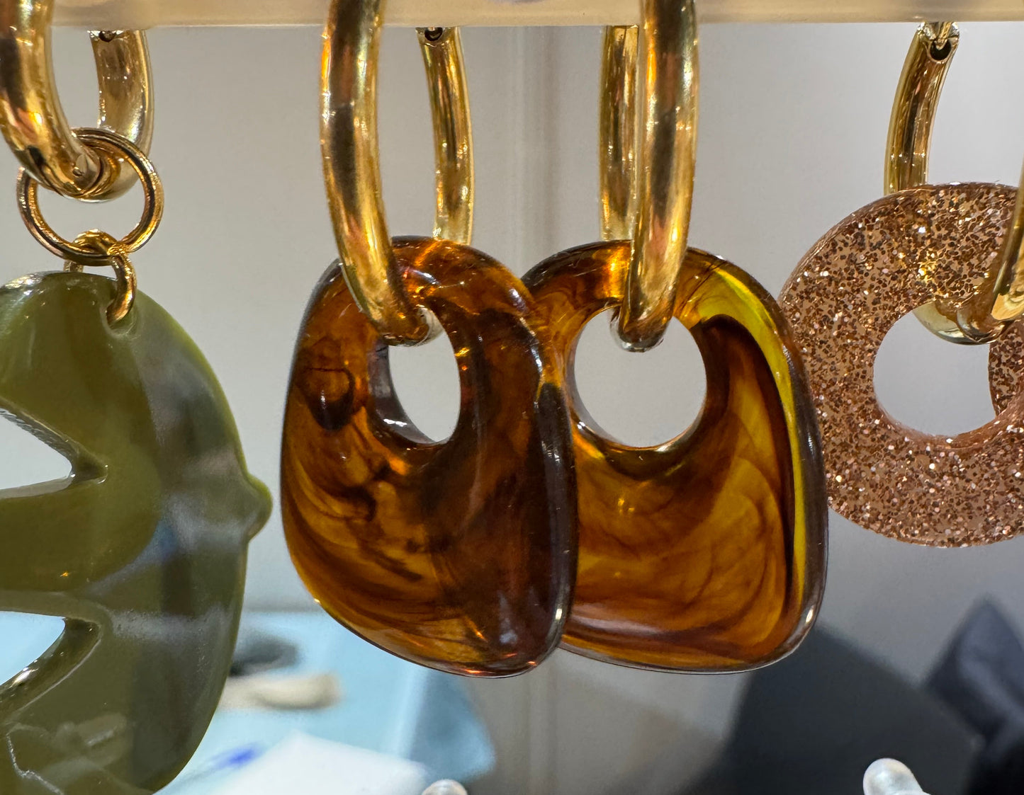 Pendentif marron translucide