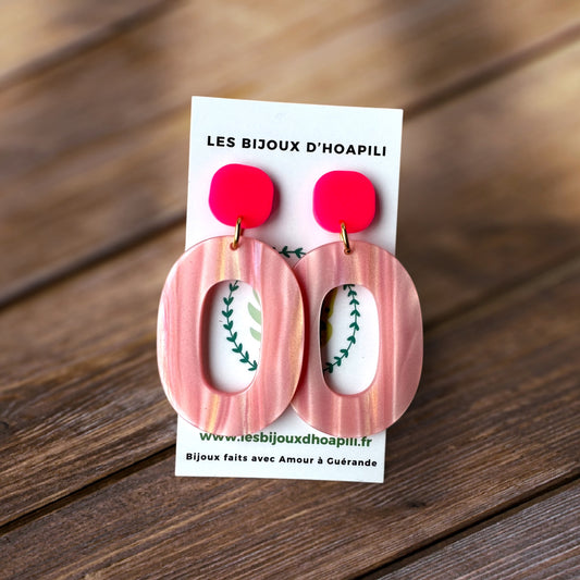 boucles d'oreilles rose effet rayures et clou rose fushia